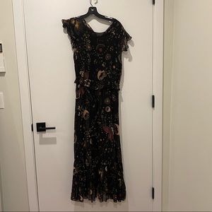 Flutter-sleeve midi dress with stars